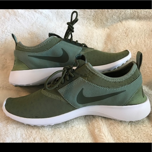 Nike Roshe Sz 8 - Hunter Green Nike Roshe Sz 8 - Hunter Green